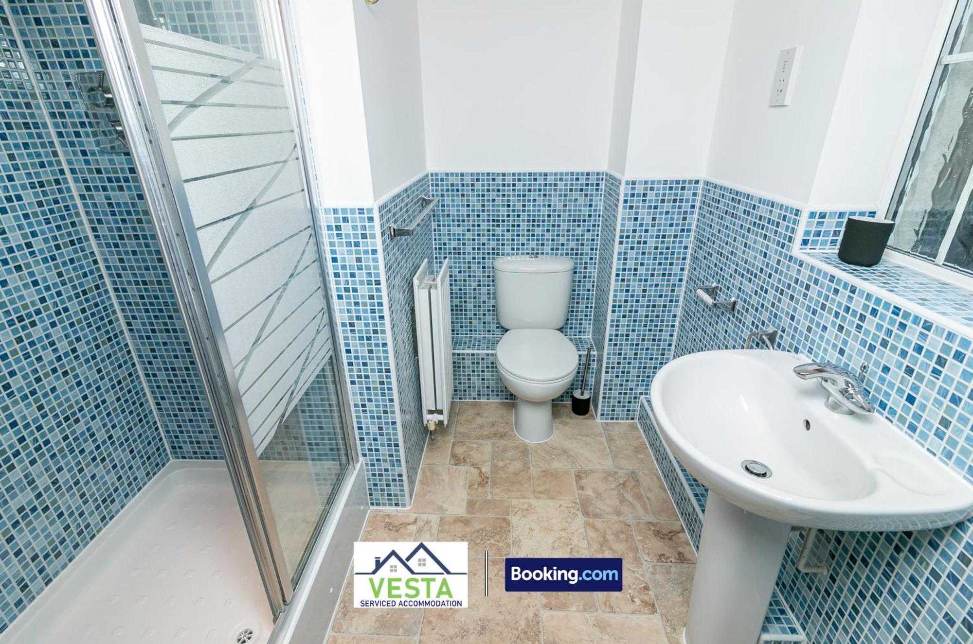 Three Bedroom Apartment By Vesta Serviced Accommodation & Short Lets Hatfield With Free Parking Экстерьер фото
