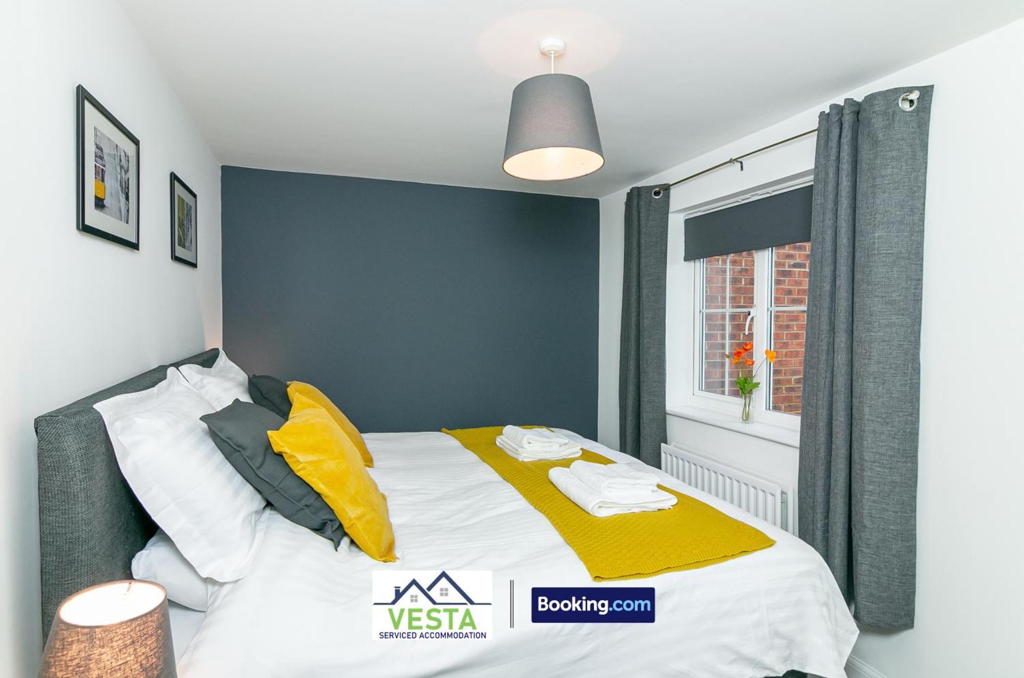 Three Bedroom Apartment By Vesta Serviced Accommodation & Short Lets Hatfield With Free Parking Экстерьер фото
